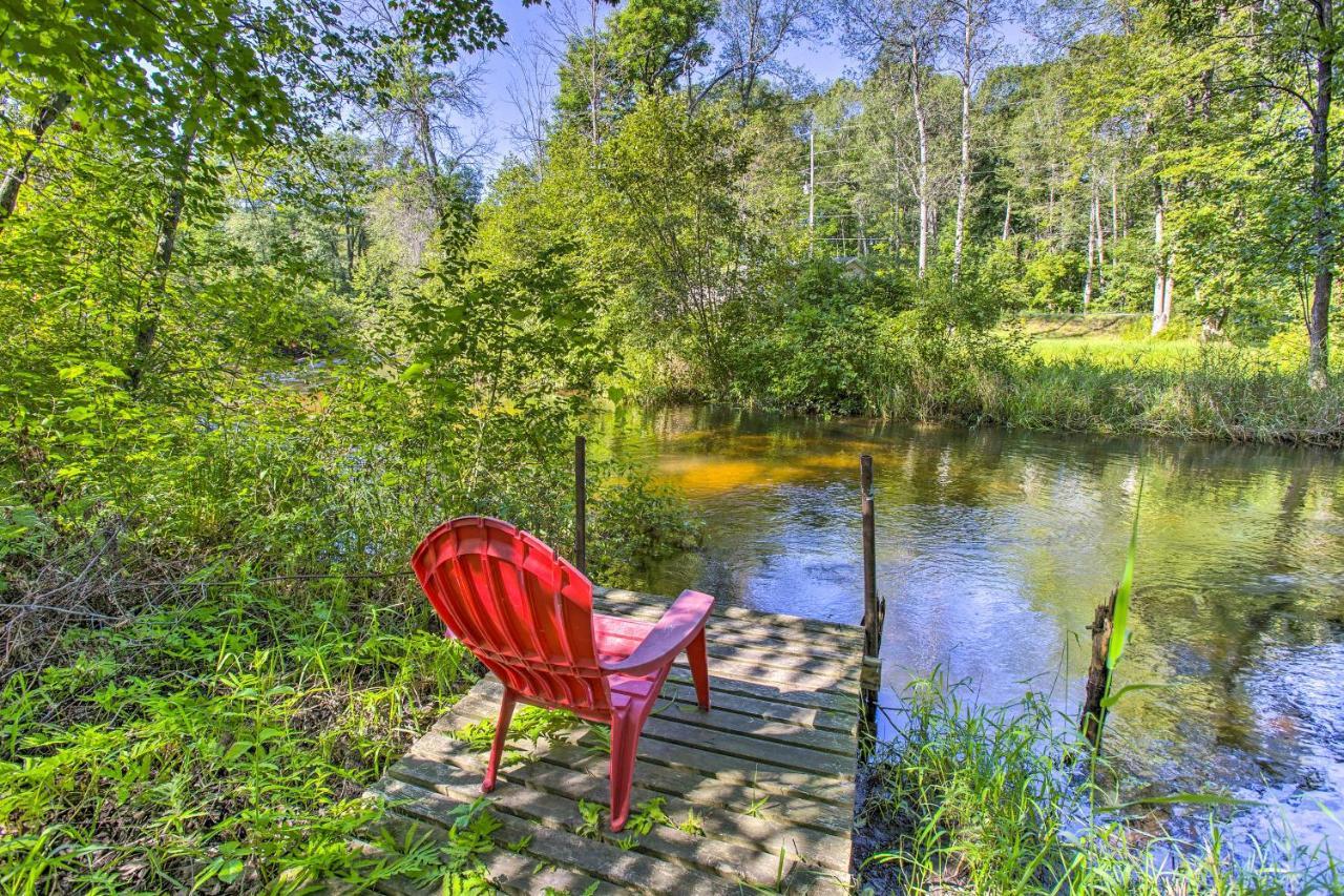 Little Manistee Riverfront Cabin With Fire Pit! Vila Irons Exterior foto